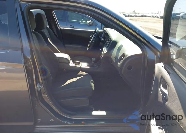 2C3CDXBG0KH722009: 43852273