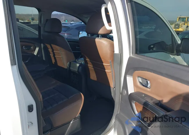 1N6AA1E50HN566635: 43852320