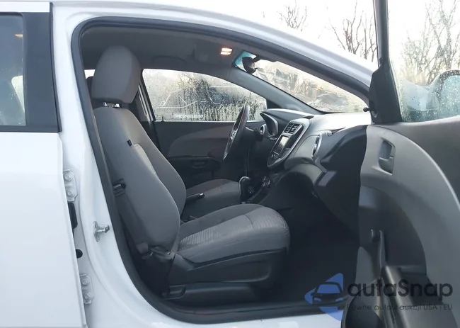 1G1JG6SB3K4137570: 43852353