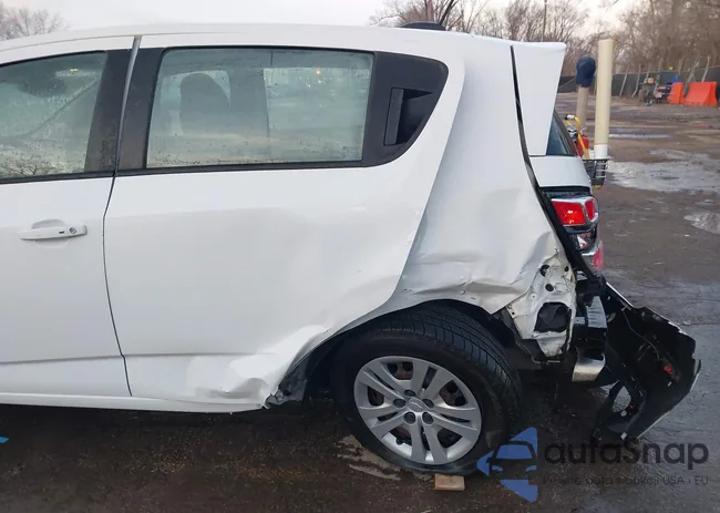 1G1JG6SB3K4137570: 43852353