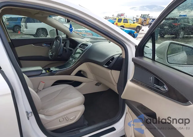 2LMPJ8LP4HBL41205: 43852369