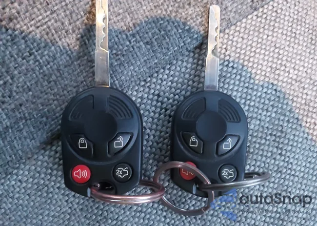 1FADP3F27FL237654: 43852434