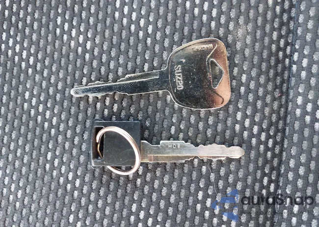 JS2YB417285104414: 43852469