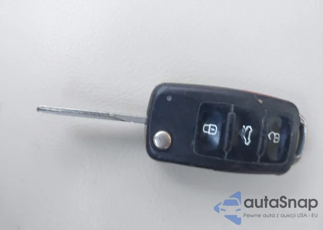 WVGAV7AX0CW559393: 43851641