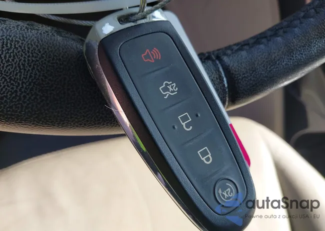 1FMCU0J97FUA77640: 43851711