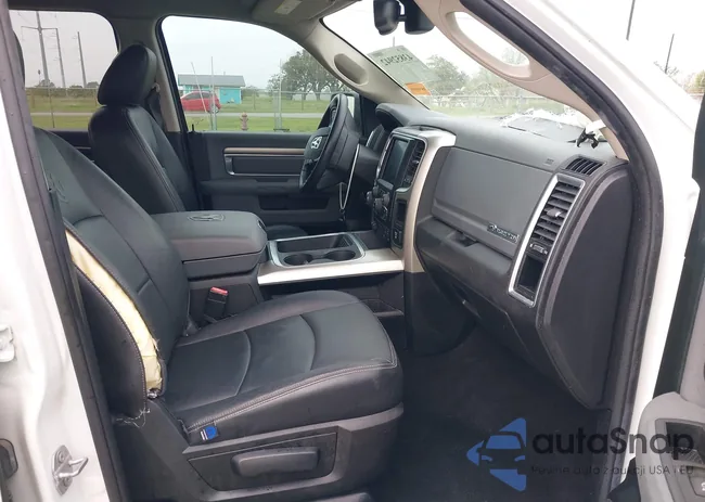 1C6RR6LT7JS105587: 43852942