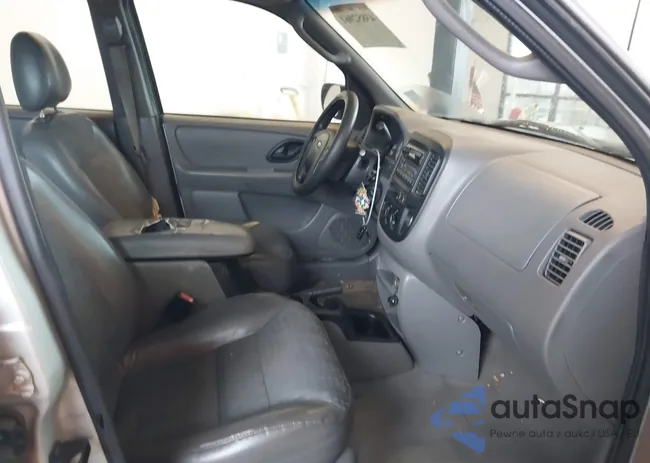 1FMYU01162KC84834: 43852961