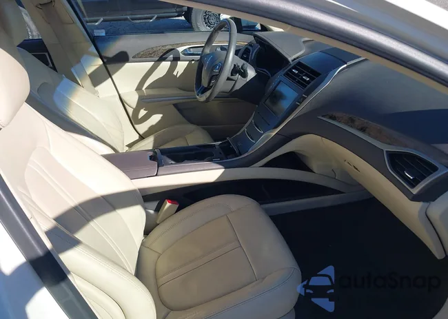 3LN6L2JK3DR812570: 43853190