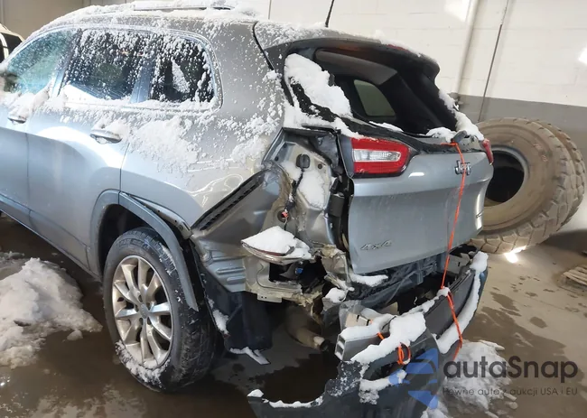 1C4PJMDSXGW122676: 43853911