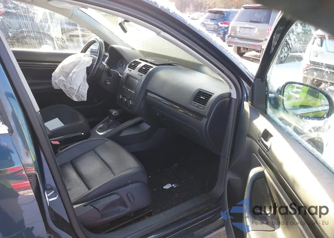 3VWRZ7AJ3AM060816: 43853941