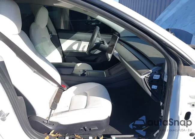 5YJ3E1EB0MF926646: 43854054