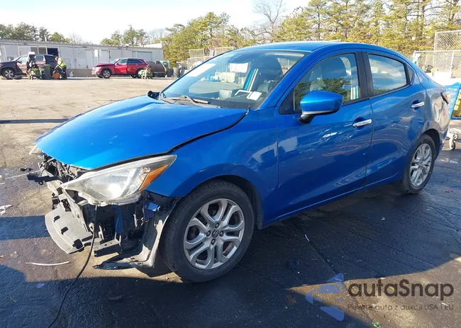 3MYDLBYV8HY154415: 43854180