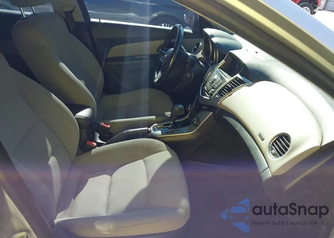 1G1PC5SB1E7398179: 43853590