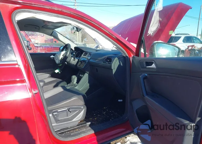 3VV2B7AX0KM191007: 43854913