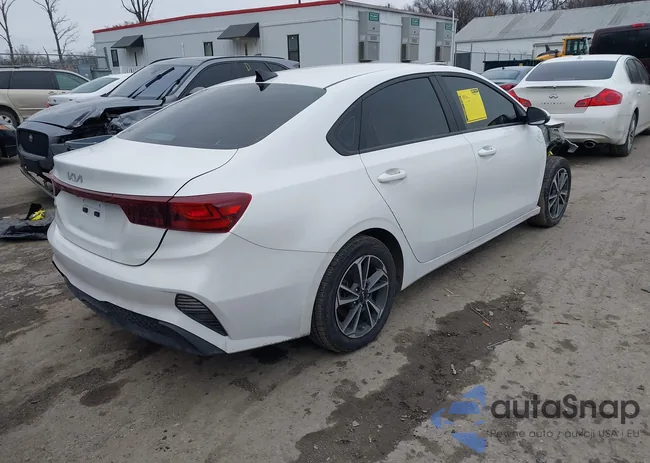 3KPF24AD2PE515869: 43855104