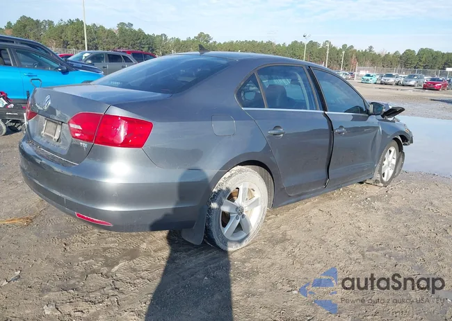 3VW3L7AJ1DM246947: 43854574