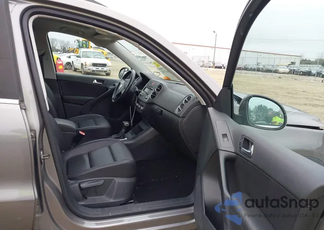 WVGAV7AX7AW001649: 43856374