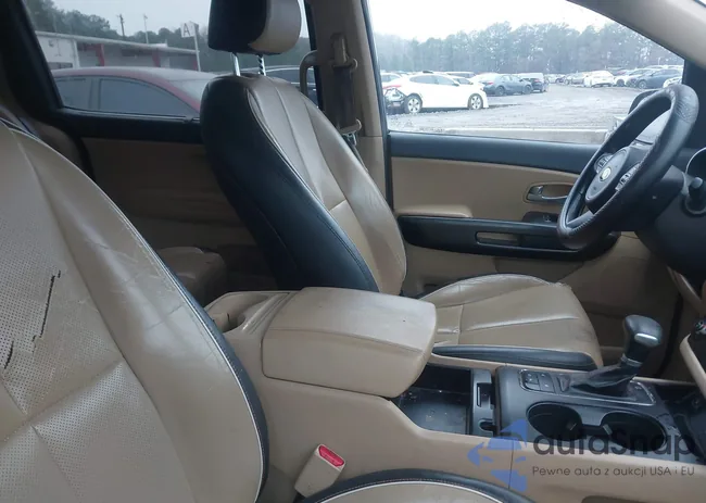 KNDMB5C15H6266653: 43857176