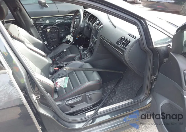 3VW547AU9HM025988: 43857356