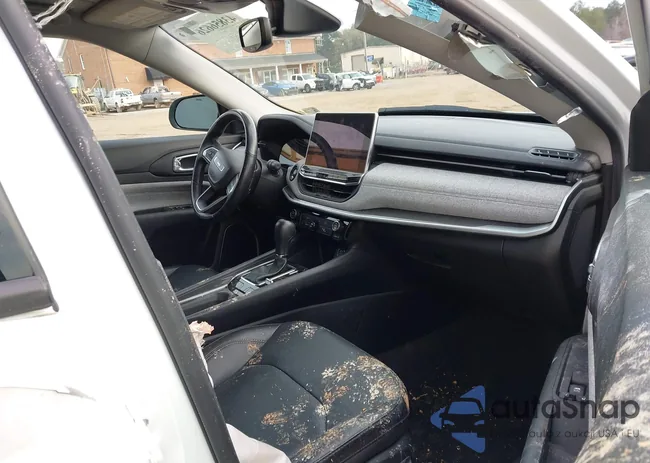 3C4NJDFB5NT185935: 43856626