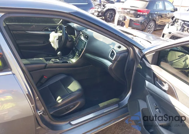 1N4AA6AP2JC383932: 43856716