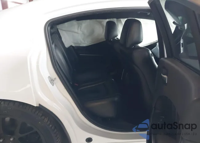 2C3CDXHGXFH915880: 43857891