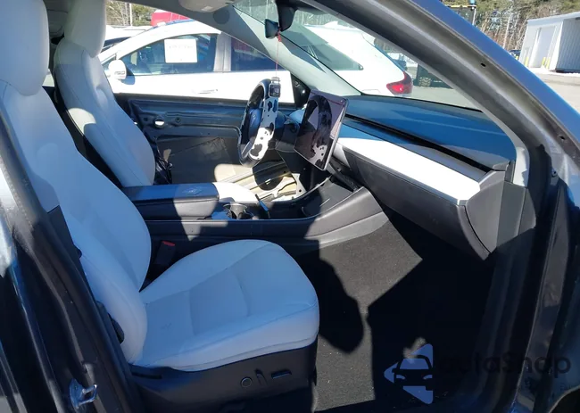 5YJYGDEE5MF083071: 43858130