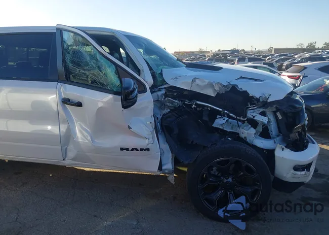 1C6SRFHT1RN160444: 43858373