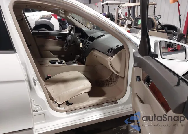 WDDGF8BB9BR165561: 43857507