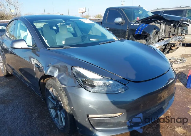 5YJ3E1EB1NF111101: 43857512