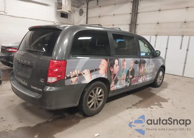 2C4RDGCG9GR179815: 43857795