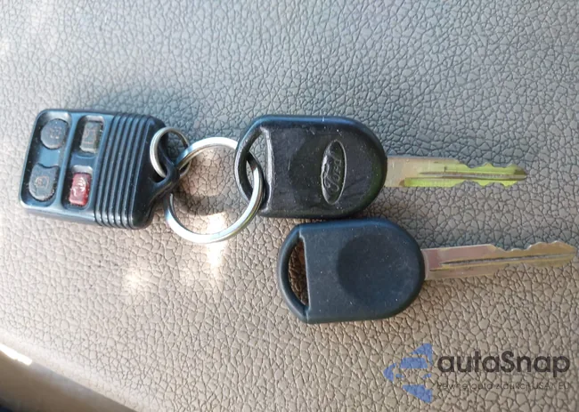 1FMEU74828UB14715: 43859380