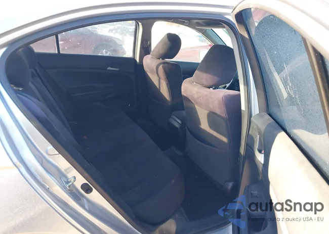 1HGCP2F37BA076299: 43860203