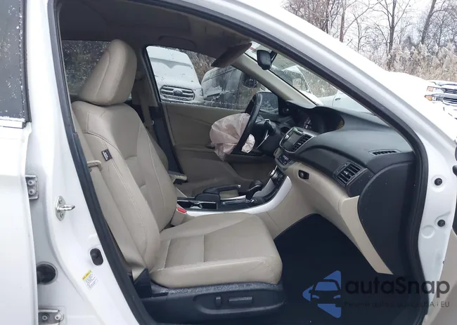 1HGCR3F85EA022564: 43860884