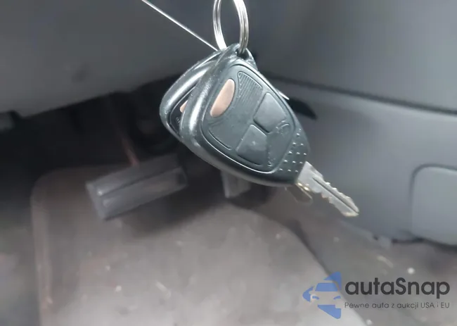 2C4GP44R25R566409: 43861050