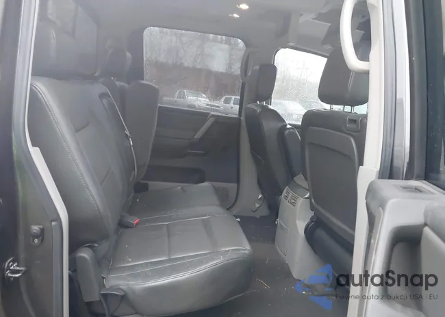 1N6AA07B44N522824: 43861087