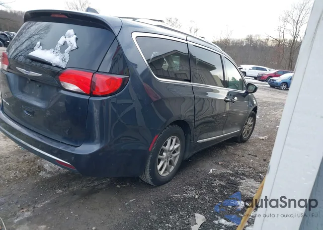 2C4RC1BG9LR140413: 43861417