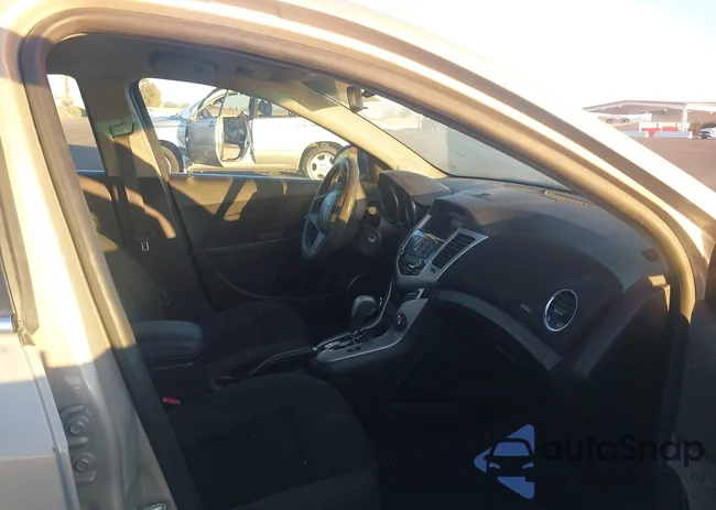 1G1PE5S95B7193953: 43861466