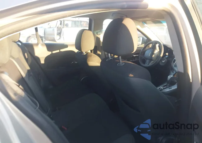 1G1PE5S95B7193953: 43861466