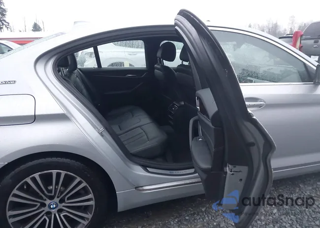 WBAJB1C5XJB083824: 43860864