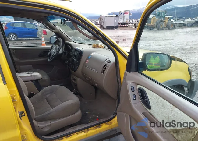 1FMYU041X2KD64925: 43862408