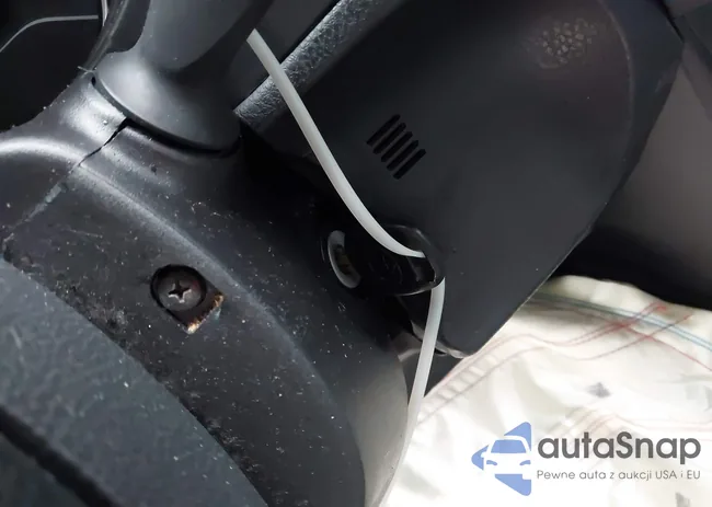 2T1BURHE2FC233619: 43861612