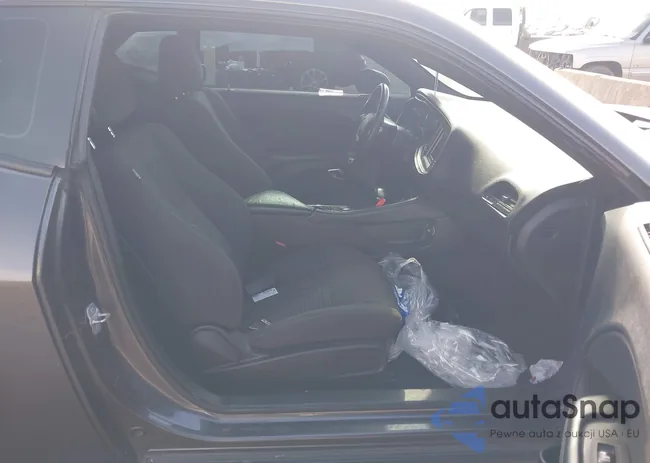 2C3CDZAG4KH627868: 43861624