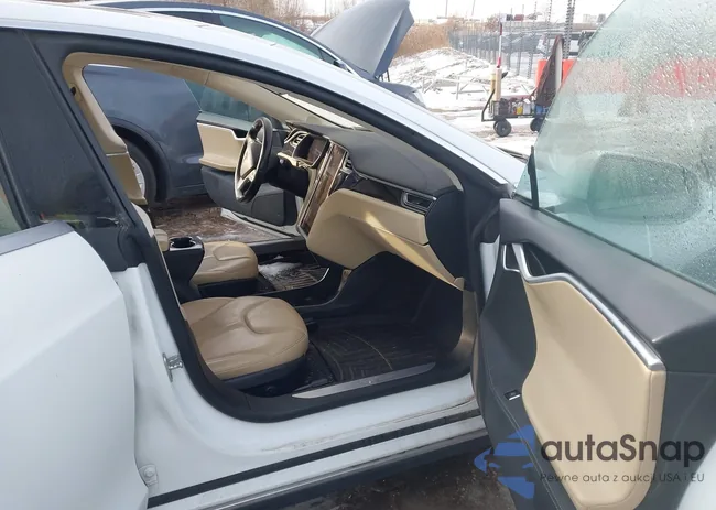 5YJSA1S13FFP77011: 43863935