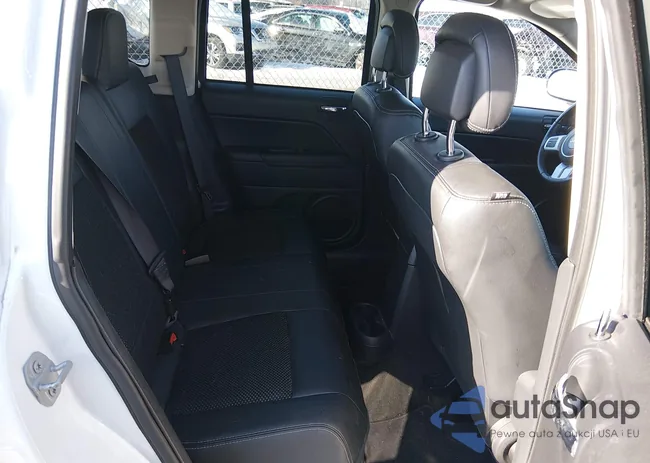 1C4NJCBA2GD803907: 43864251