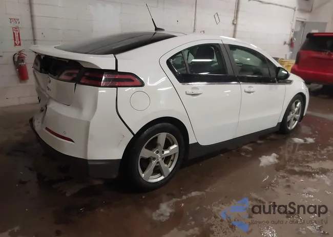 1G1RB6E43EU162696: 43864296