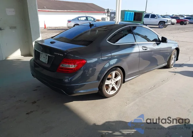 WDDGJ4HB8DF988565: 43863791