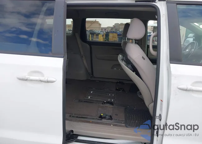 KNDMB5C15J6378858: 43865174