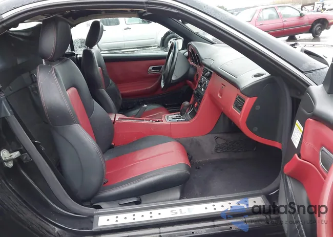 WDBKK49F11F208354: 43864510