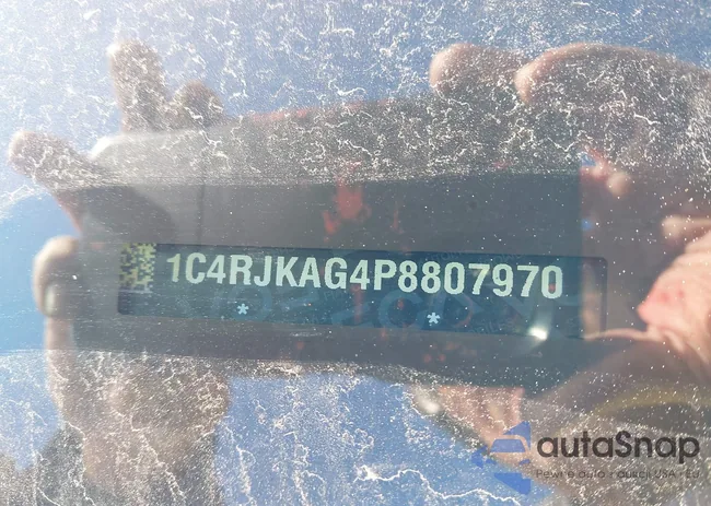 1C4RJKAG4P8807970: 43864545